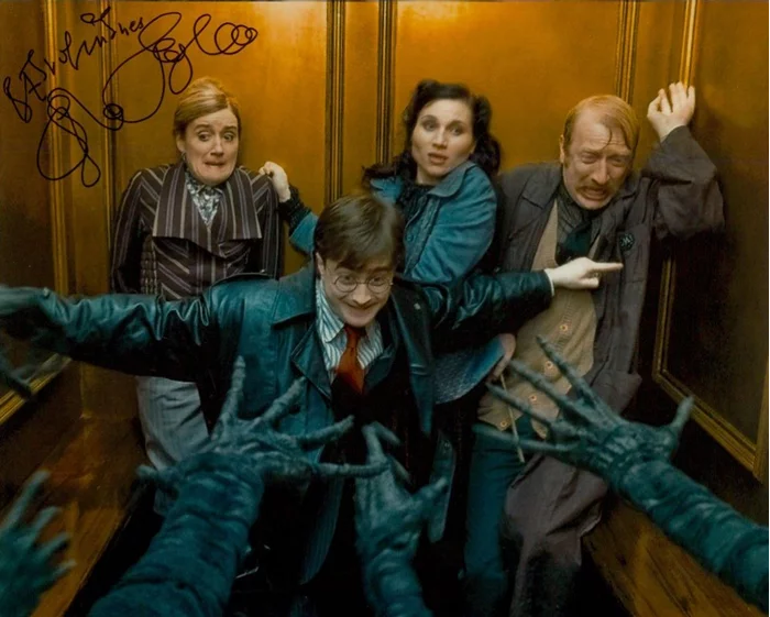 Sophie Thompson autograph