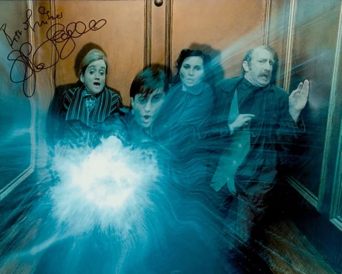 Sophie Thompson autograph