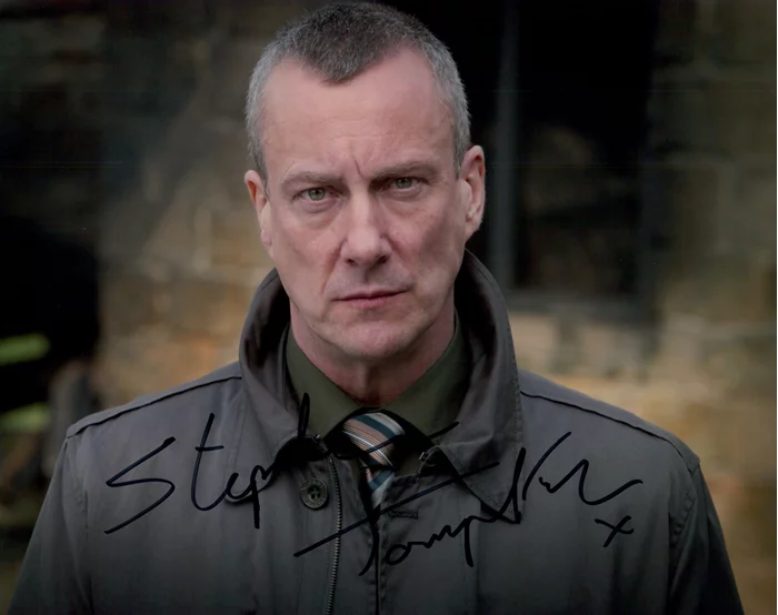 Stephen Tompkinson autograph