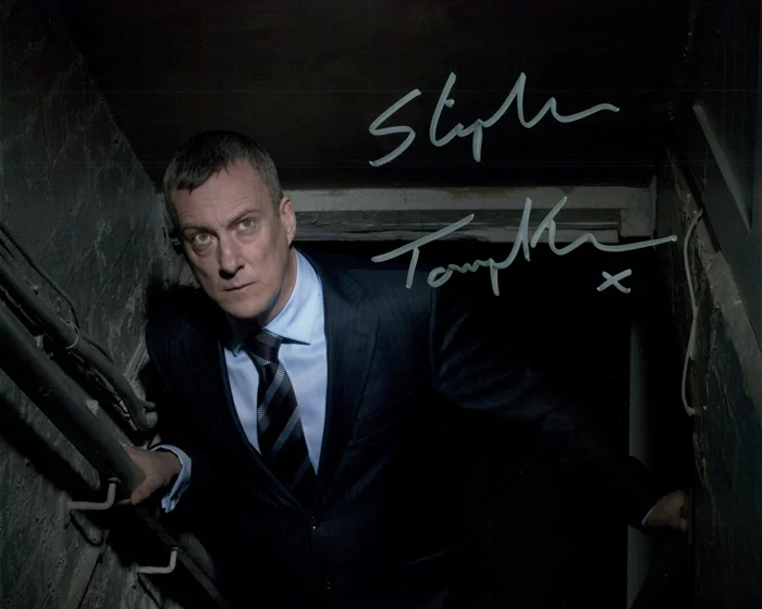 Stephen Tompkinson autograph