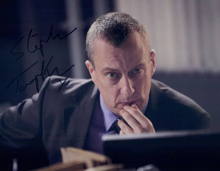 Stephen Tompkinson autograph