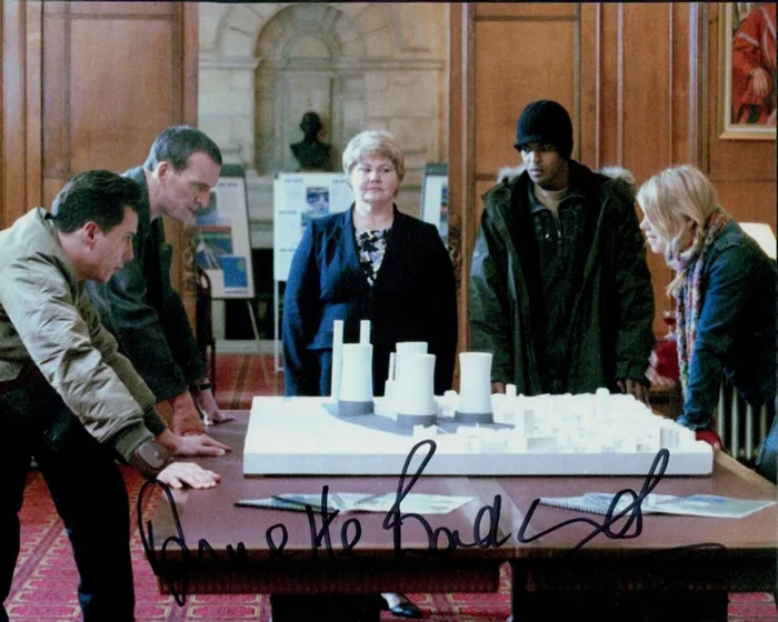 Annette Badland autograph