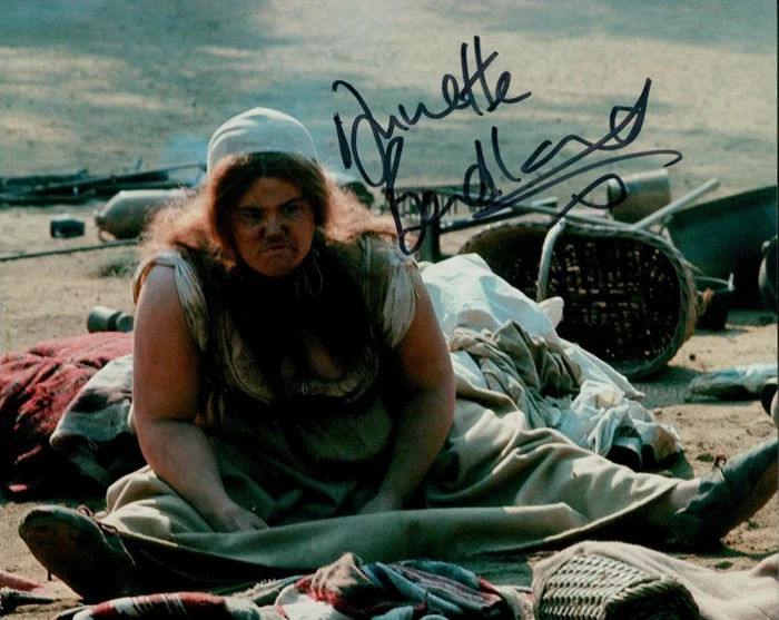 Annette Badland autograph