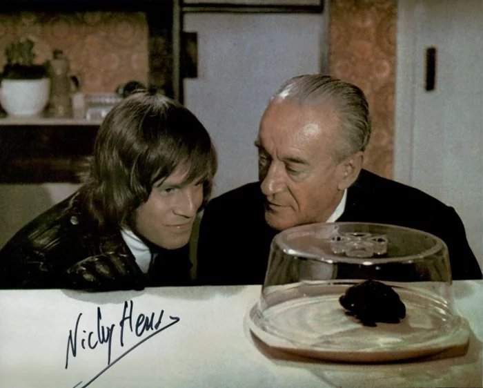Nicky Henson autograph