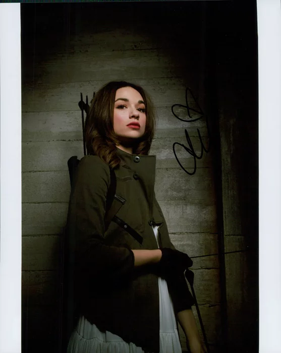 Crystal Reed autograph