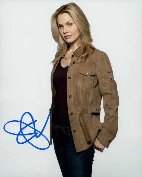 Andrea Roth autograph