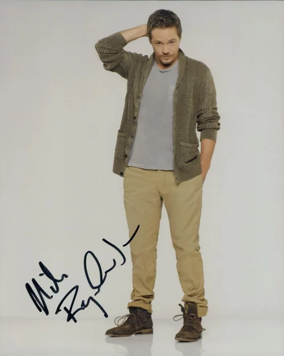 Michael Raymond-James autograph