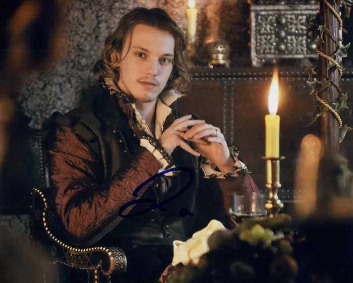 Jamie Campbell Bower autograph