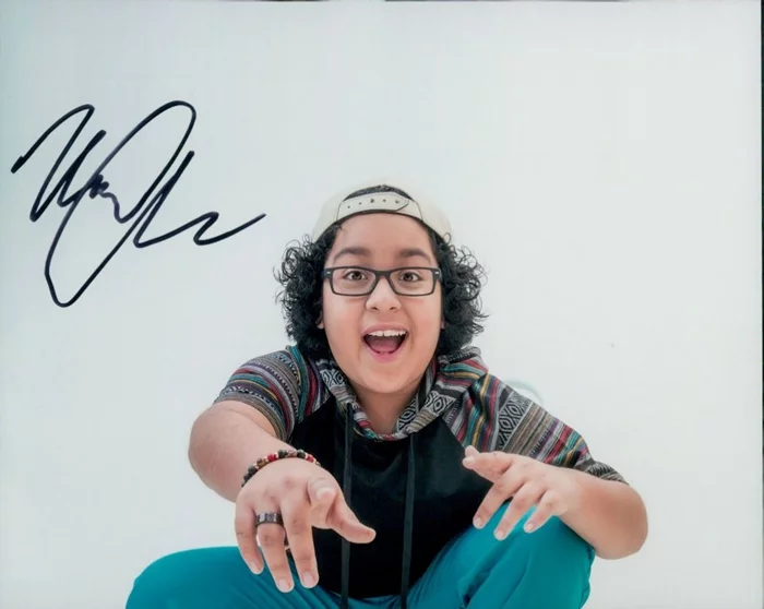Nathan Arenas autograph