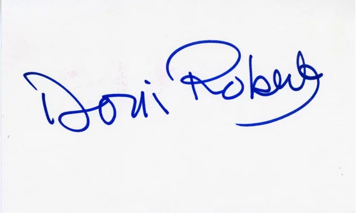 Doris Roberts autograph