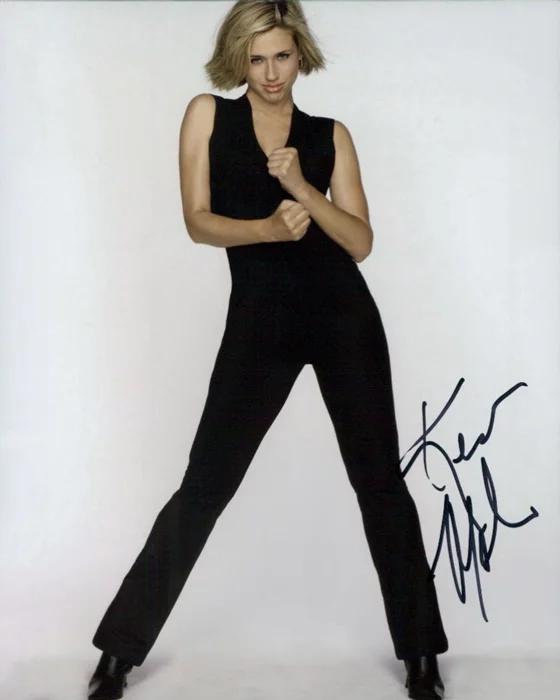 Kristen Miller autograph