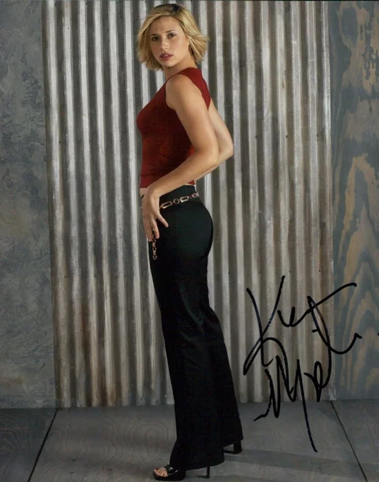Kristen Miller autograph