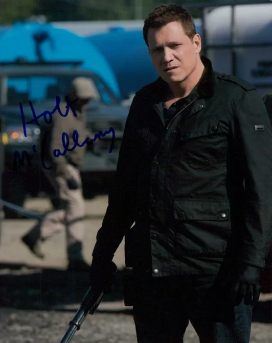 Holt McCallany autograph