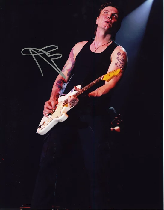 Johnny Rzeznik autograph