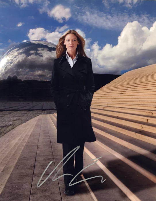 Anna Torv autograph
