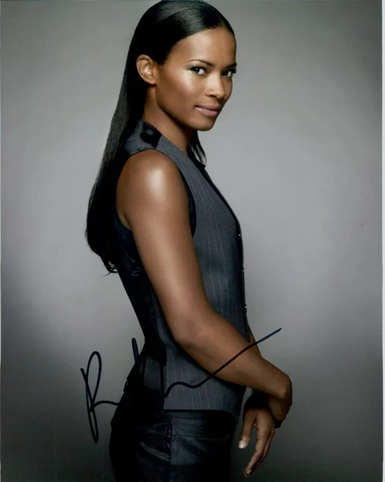 Rose Rollins autograph