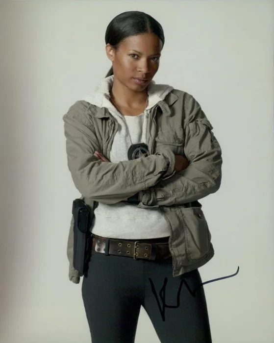 Rose Rollins autograph