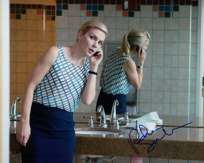 Rhea Seehorn autograph