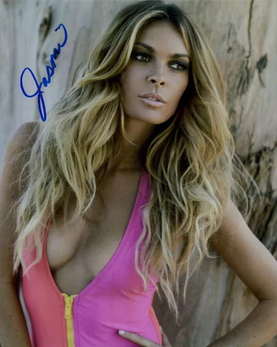 Jasmine Dustin autograph