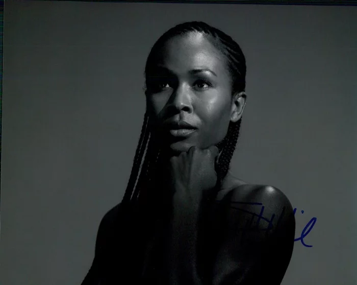 Sydelle Noel autograph