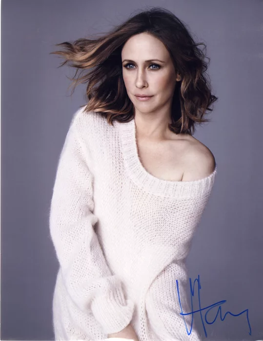 Vera Farmiga autograph