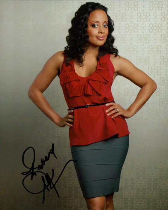 Essence Atkins autograph
