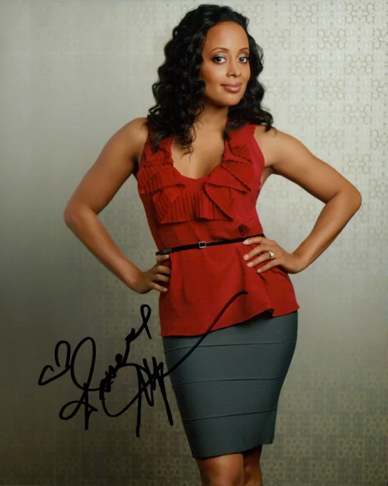 Essence Atkins autograph