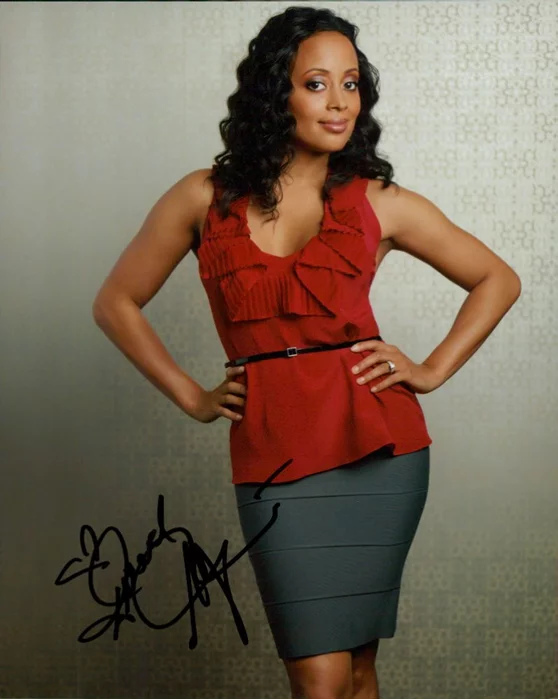 Essence Atkins autograph