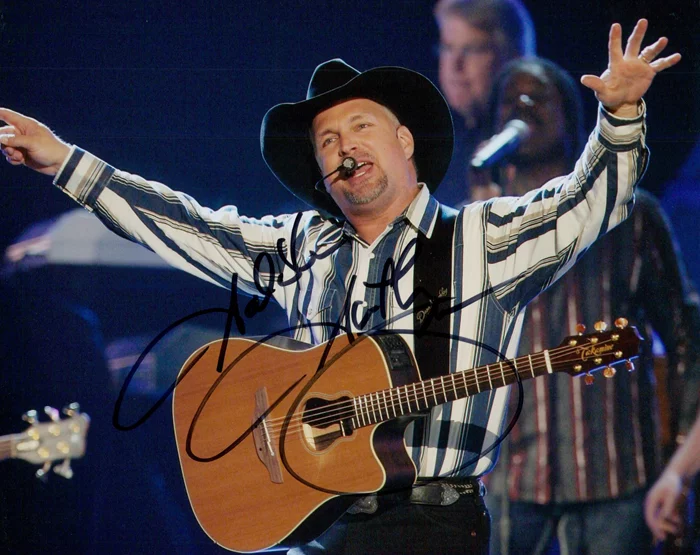 Garth Brooks autograph