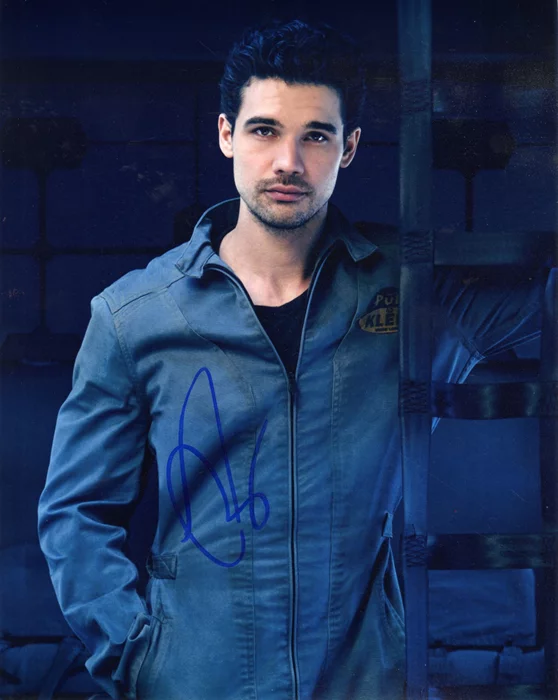 Steven Strait autograph