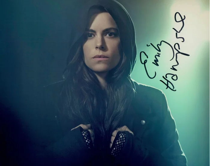 Emily Hampshire autograph