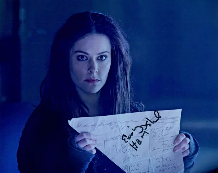 Emily Hampshire autograph