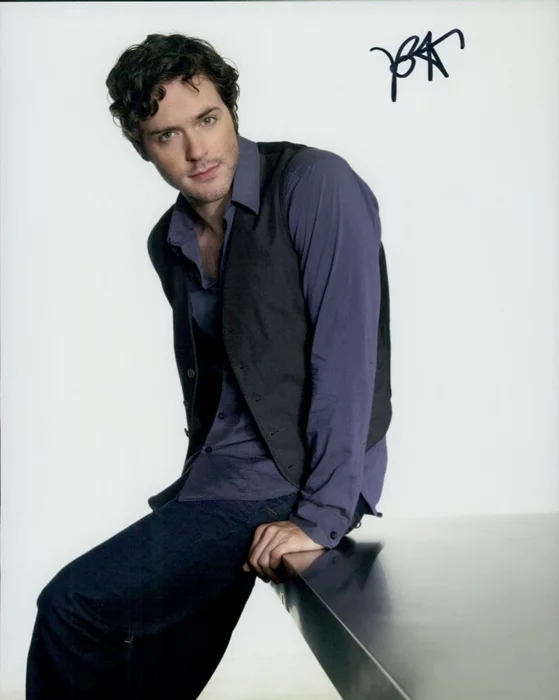 Brendan Hines autograph