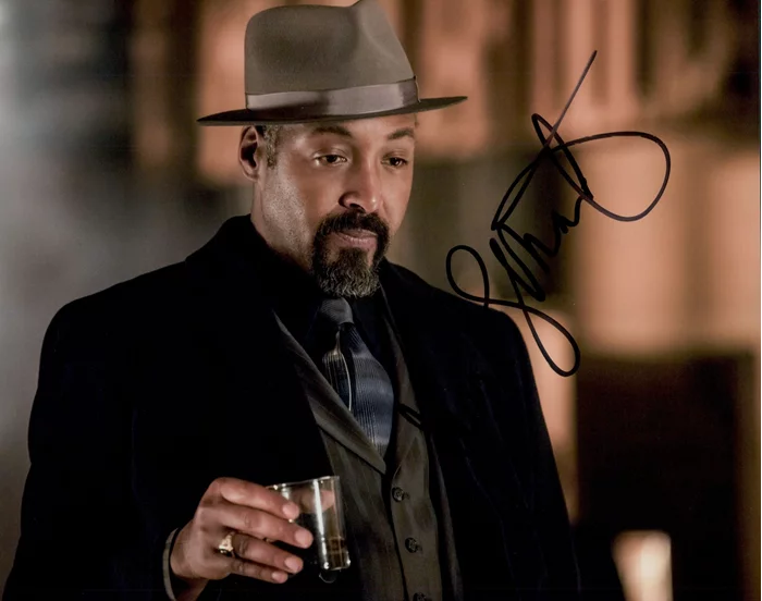 Jesse Martin autograph