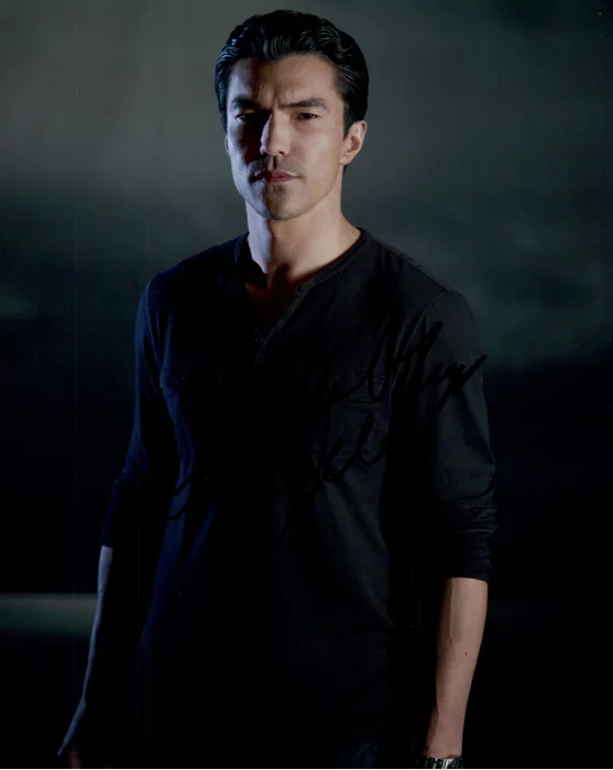 Ian Anthony Dale autograph