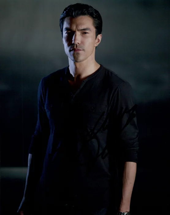 Ian Anthony Dale autograph
