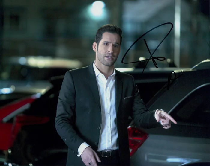 Tom Ellis autograph