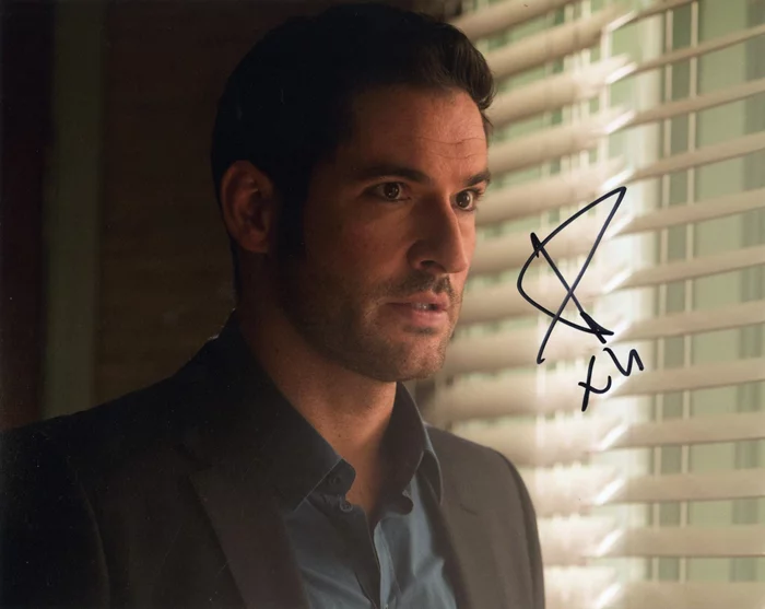 Tom Ellis autograph