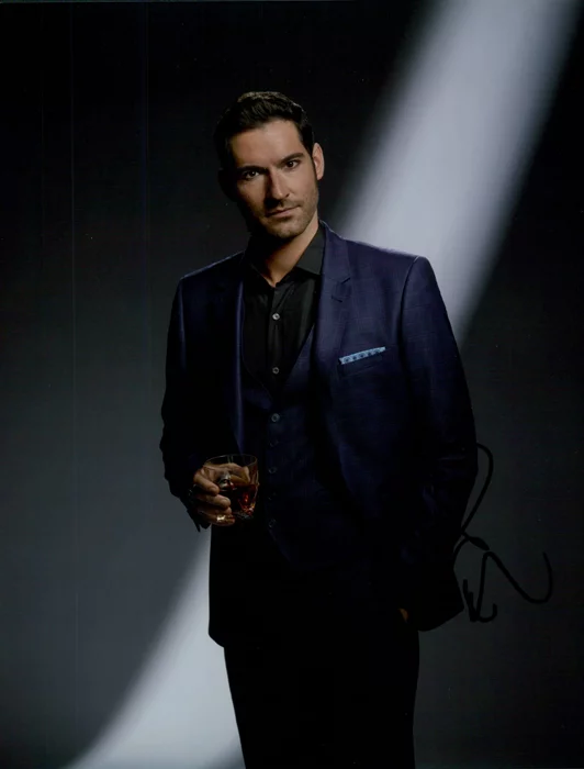 Tom Ellis autograph