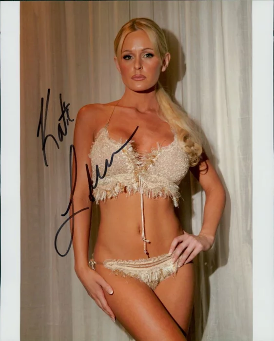 Katie Lohmann autograph