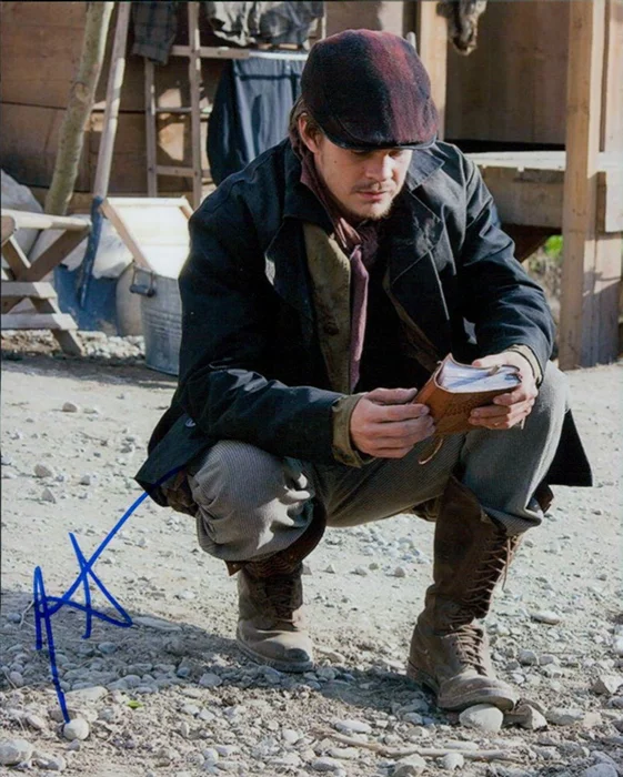 Johnny Simmons autograph