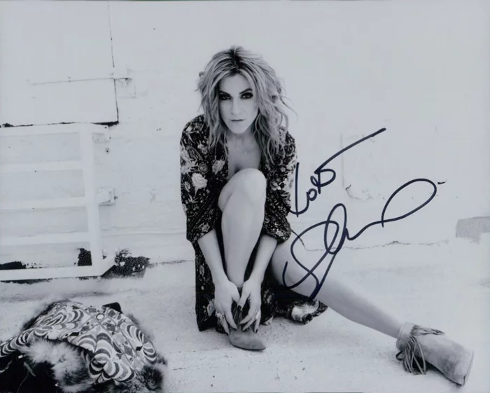 Shoshana Bean autograph
