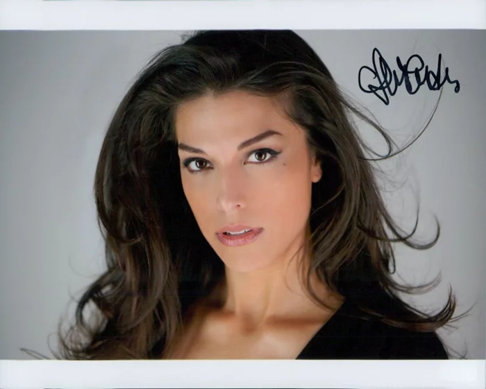 Iliana Carter autograph