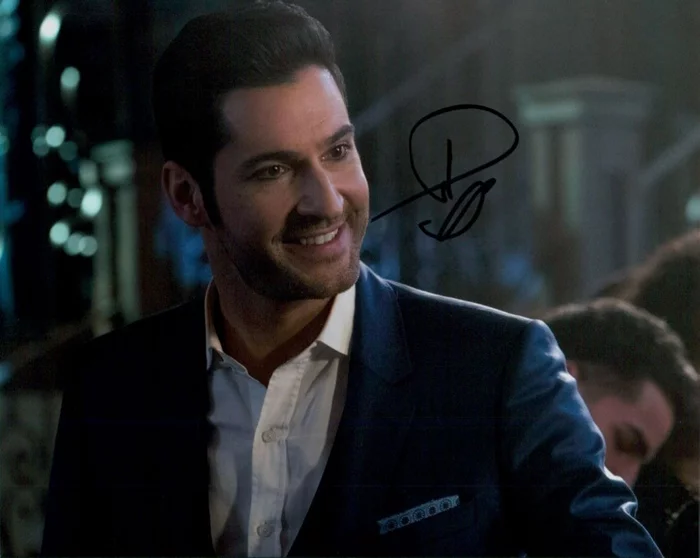 Tom Ellis autograph