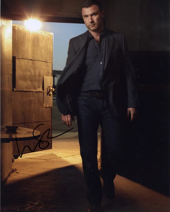 Liev Schreiber autograph