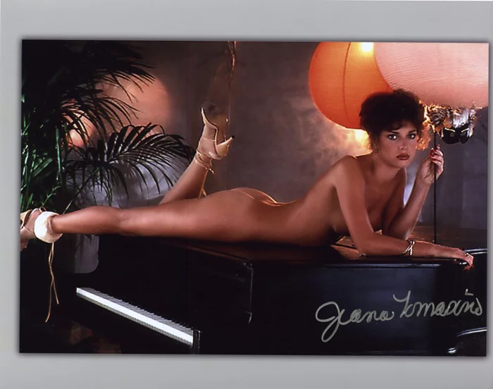 Jeana Tomasino autograph