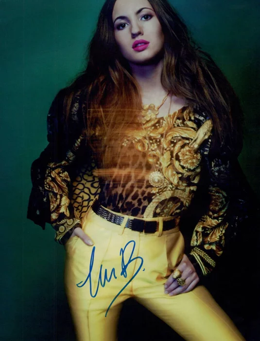 Ivana Baquero autograph