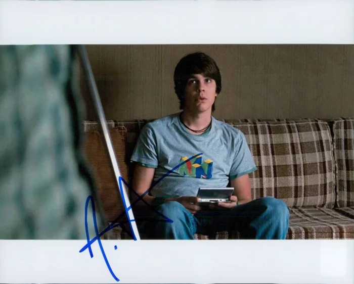 Johnny Simmons autograph