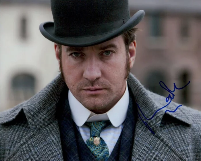 Matthew MacFadyen autograph