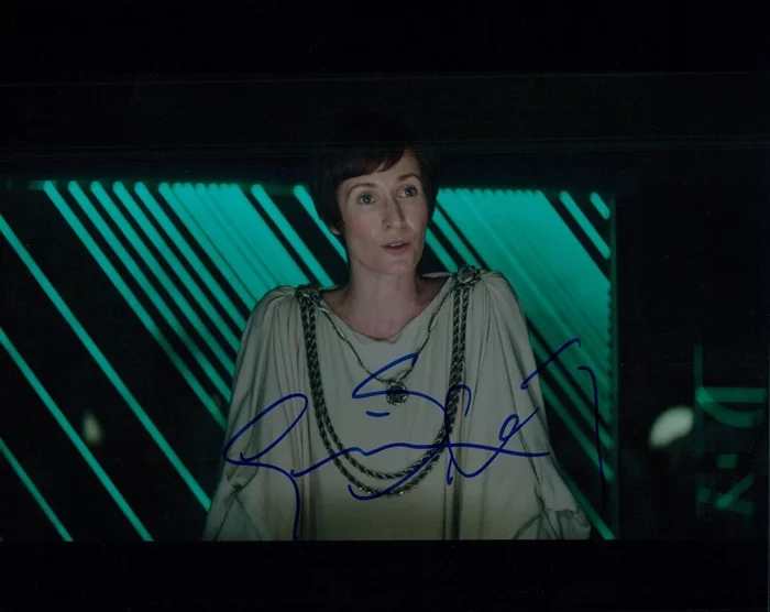 Genevieve O'Reilly autograph